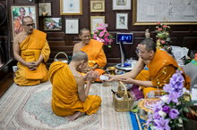 �Ҿ����...